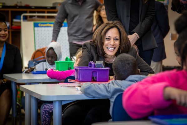 Senator Kamala Harris Pays a Visit to King Elementary School